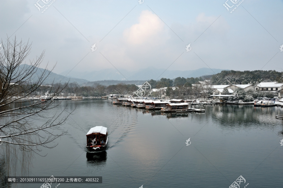 西湖,杨公堤,游船码头,雪景