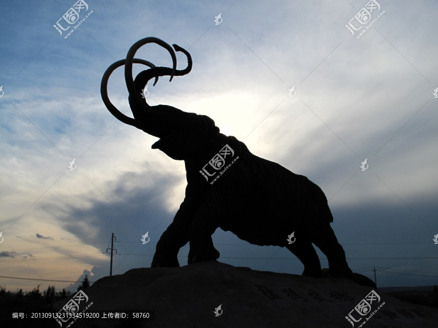 猛犸象雕塑