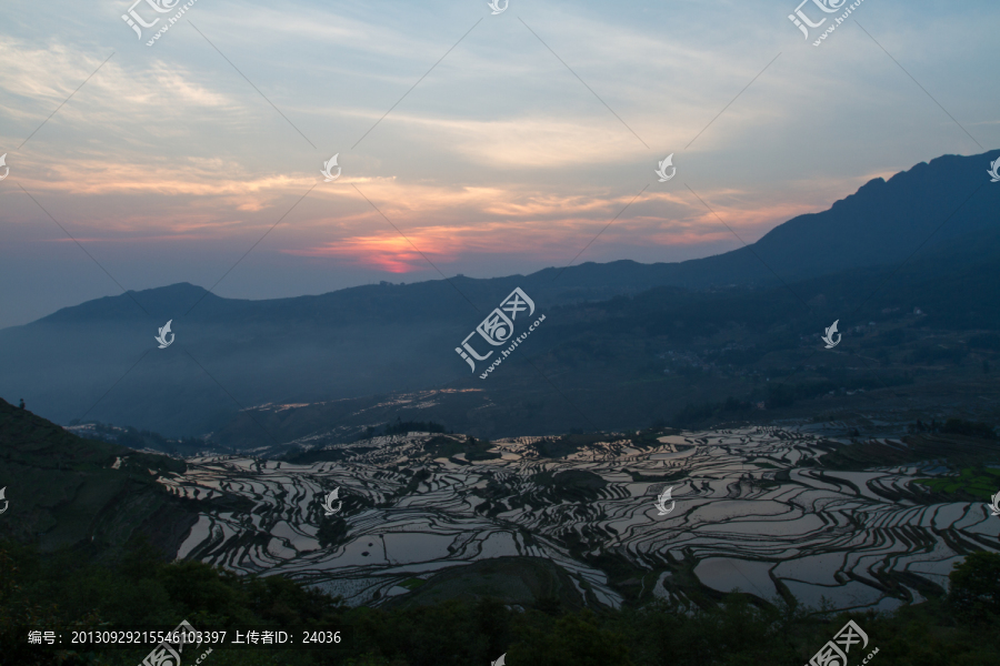 元阳梯田,多依树日出风光