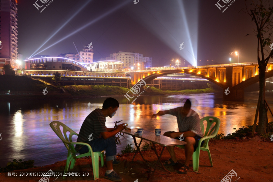 赤水河边茶座夜景