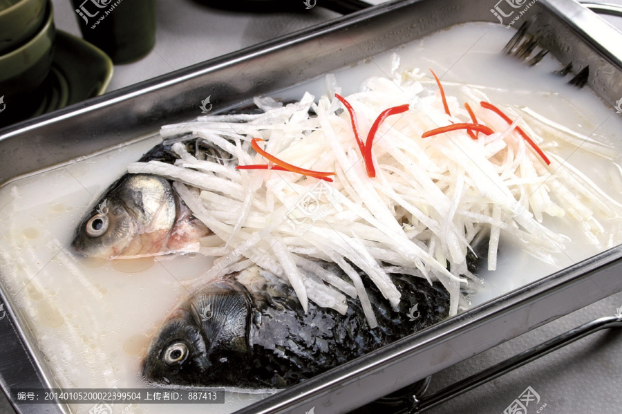 銀絲煮鯽魚