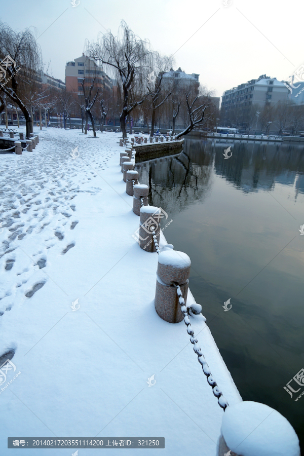 园林雪后景观