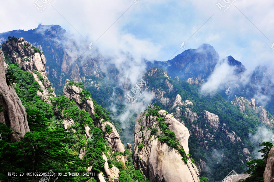 群峰叠翠黄山风光