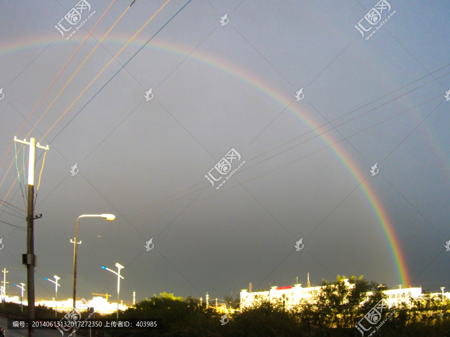 西藏阿里地区狮泉河彩虹