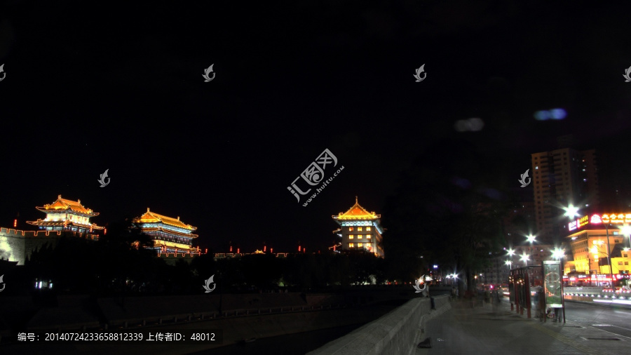西安城墙外夜景