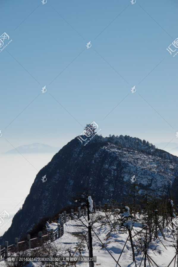 峨眉山万佛顶雪景