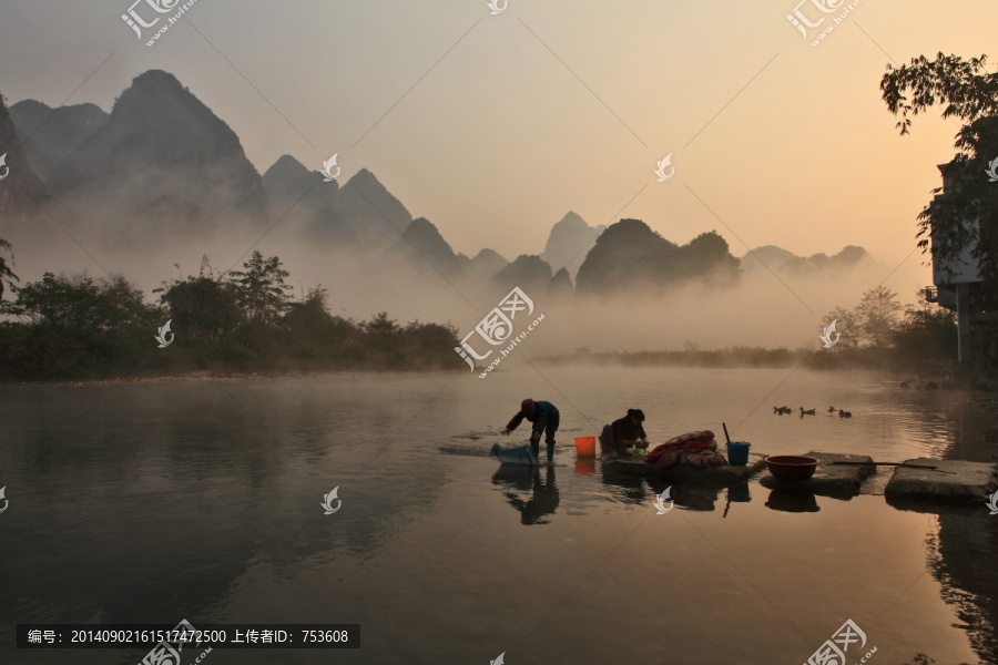 巴马盘阳河晨曲