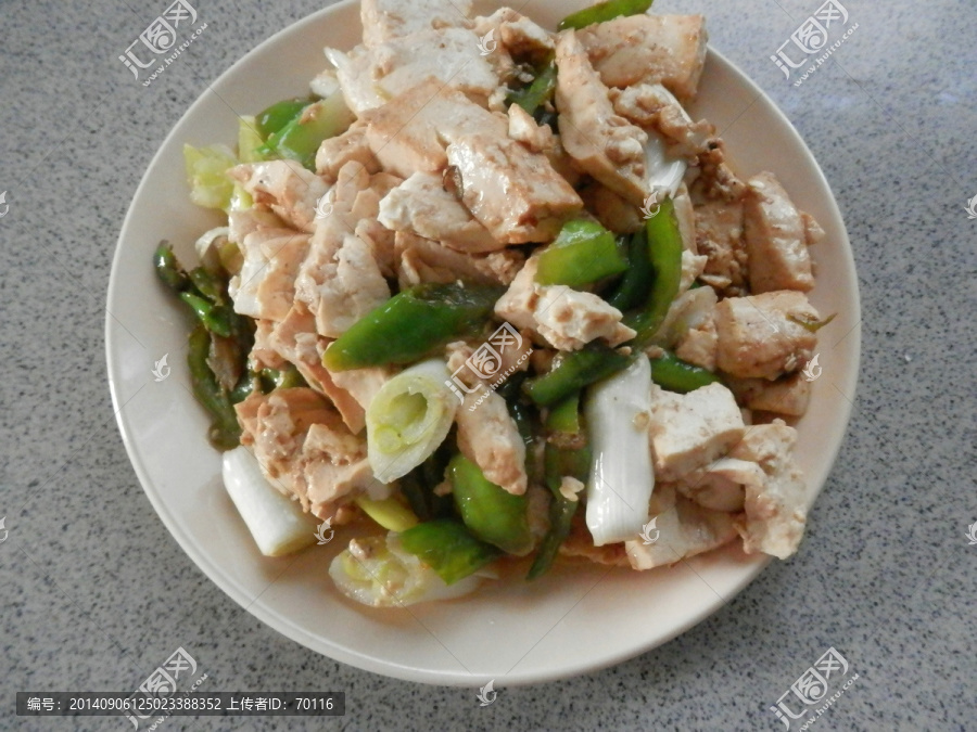 大葱青椒炒豆腐