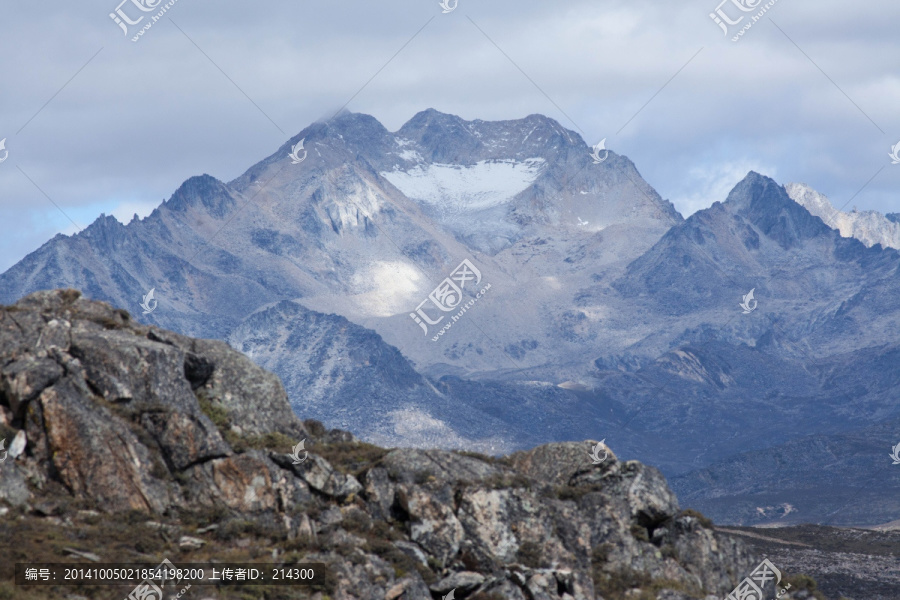 雅拉雪山