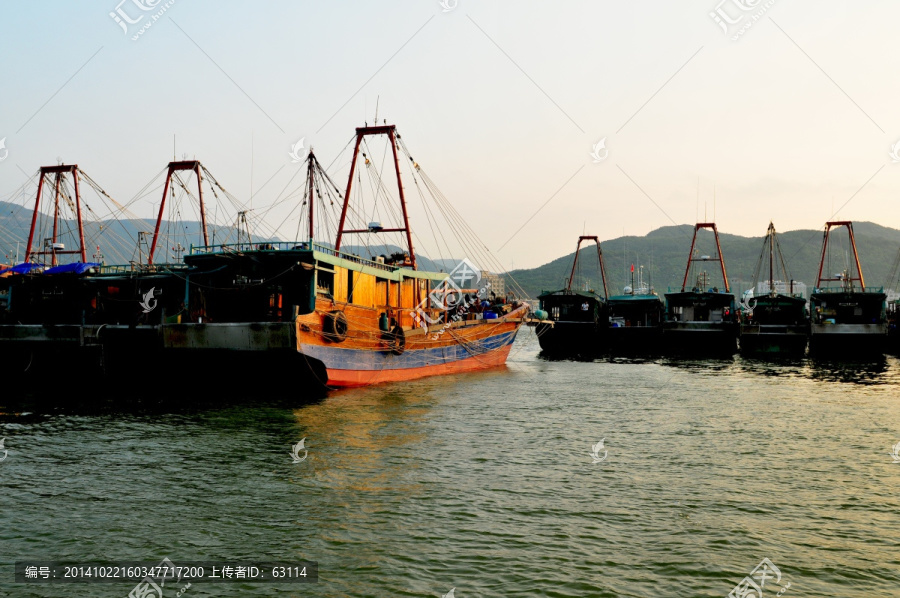 渔港的早晨,渔船,码头