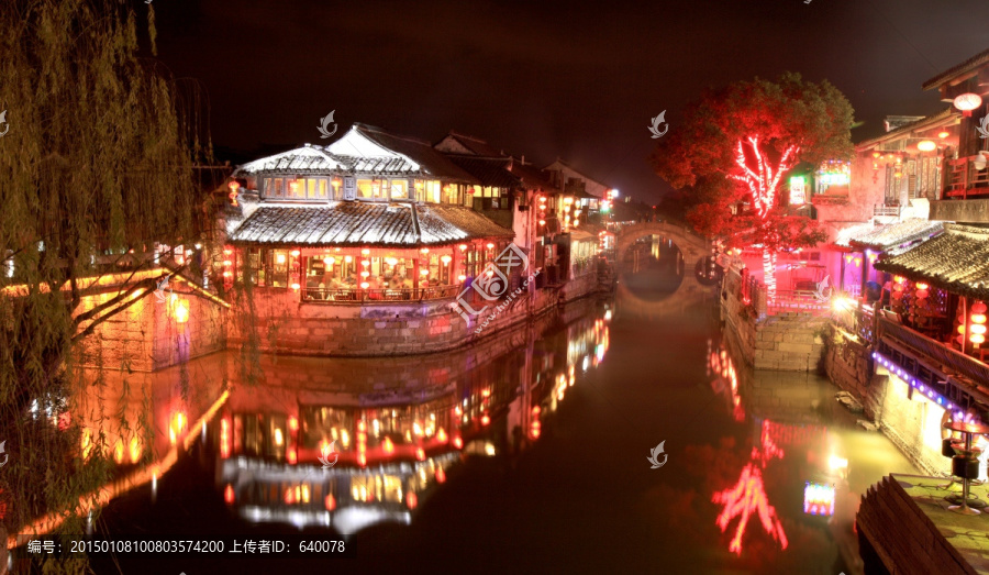 水乡古镇夜景