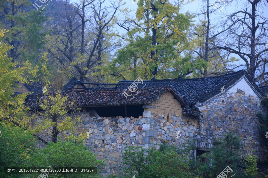 山村小屋