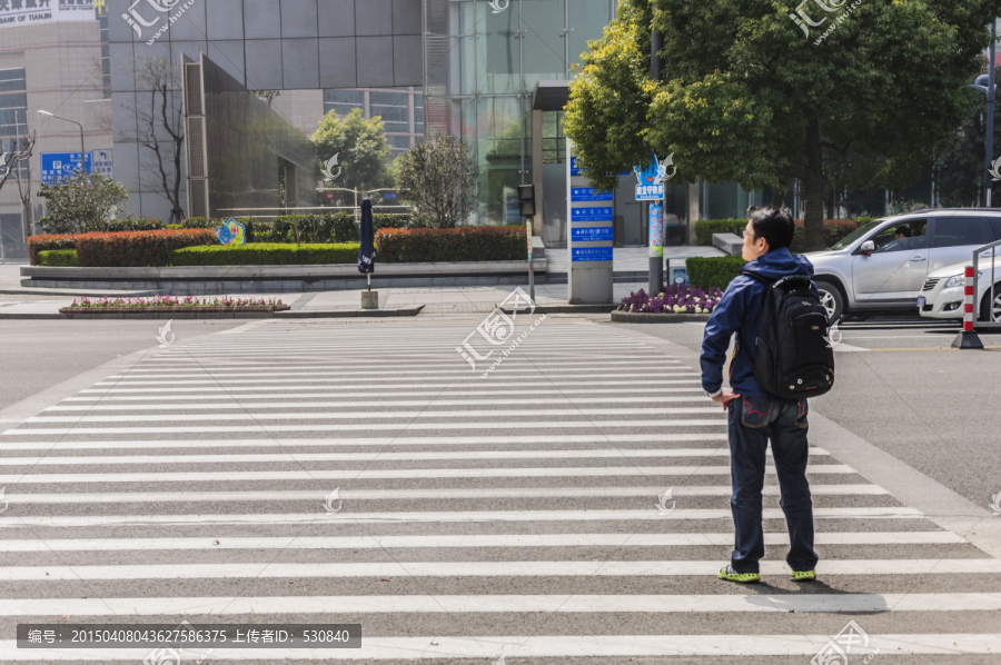 过马路