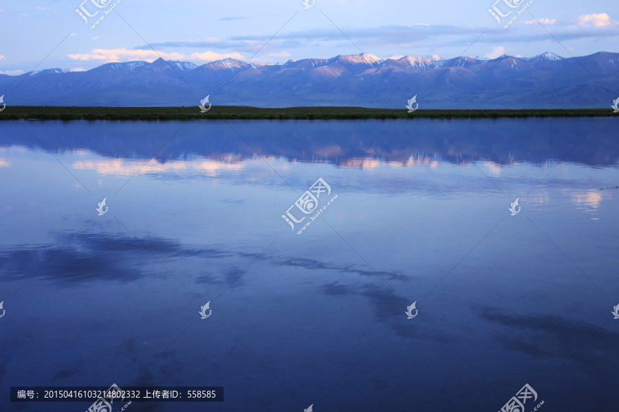 天山湖泊风光,新疆