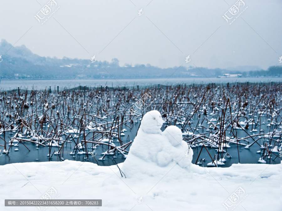 西湖边雪人