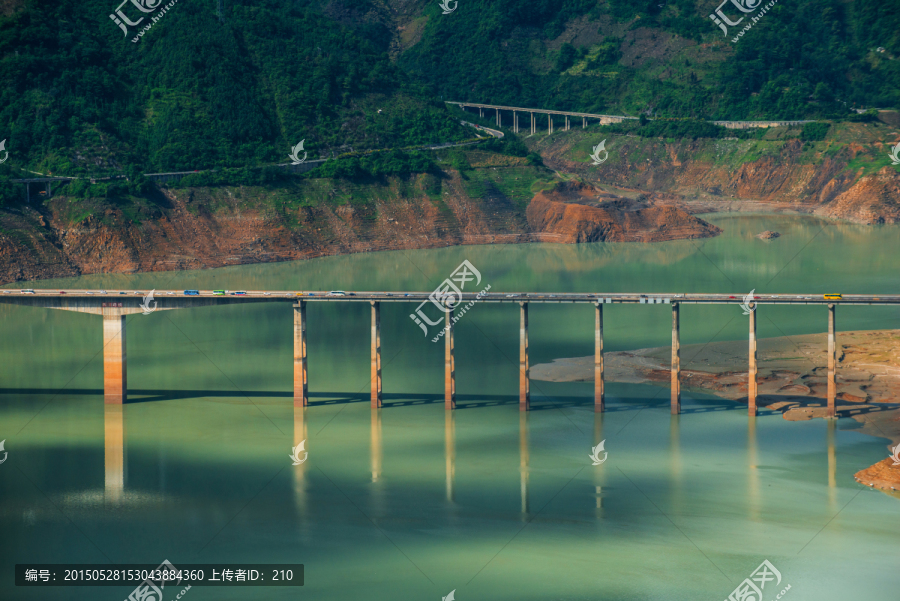 都江堰紫坪铺庙子坪大桥