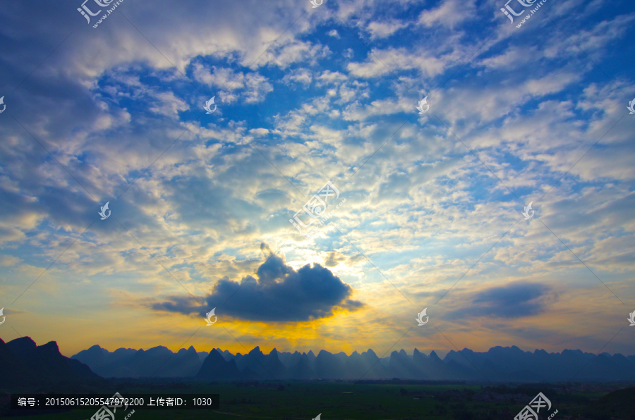 夕阳远山（有噪点）