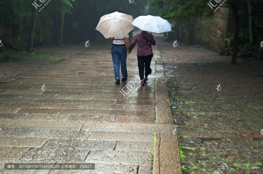 雨里漫步