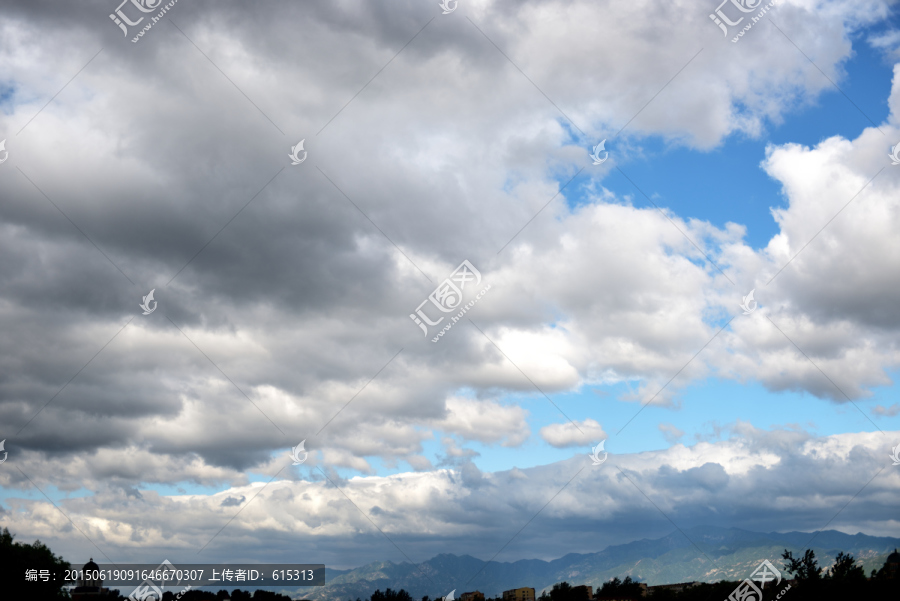 遠(yuǎn)山