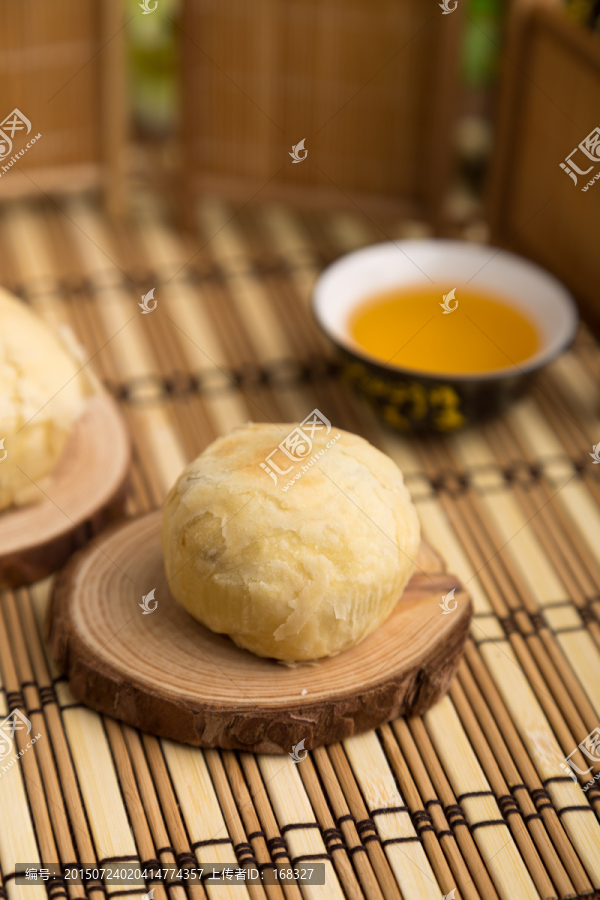 香菇酥月饼实景高清图