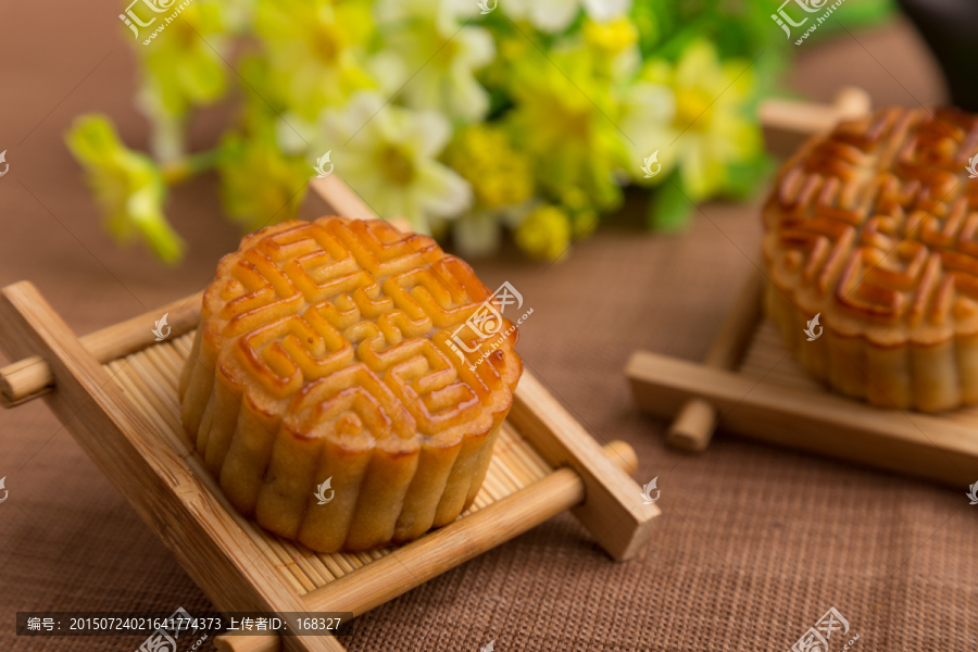 珍品六仁月饼实景高清图