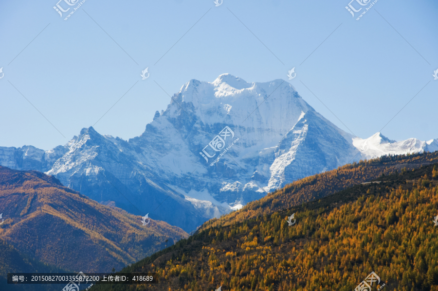 四川稻城亚丁的神山