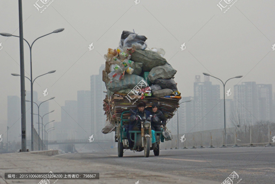 雾霾与垃圾车