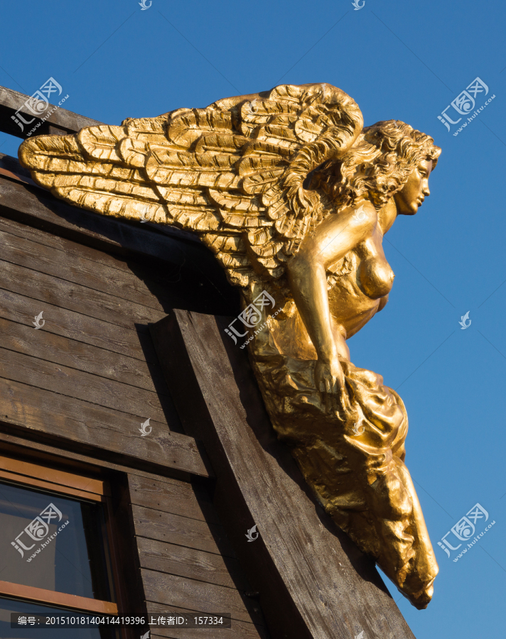 金色天使雕塑