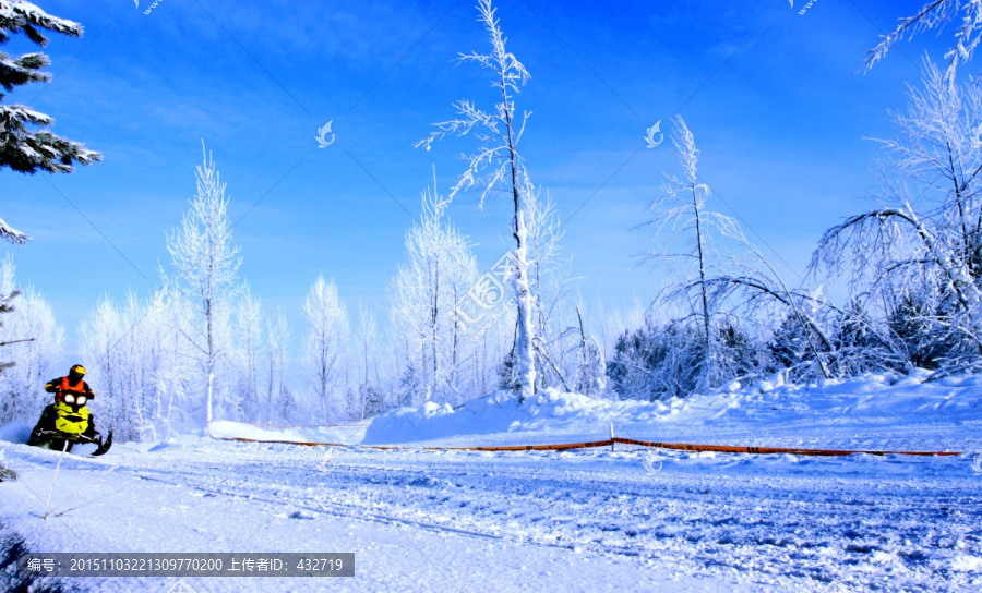 冬季雪地摩托赛