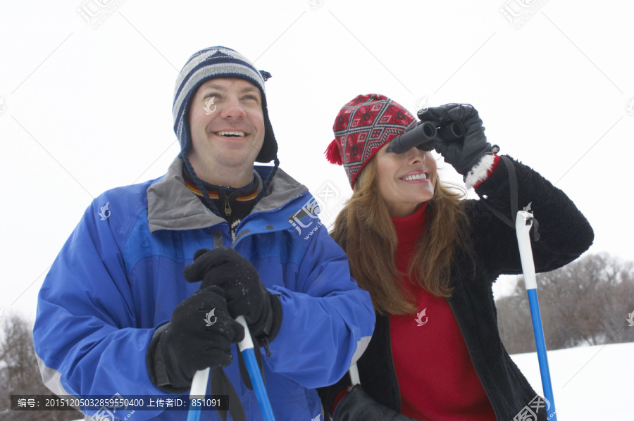 夫妇滑雪