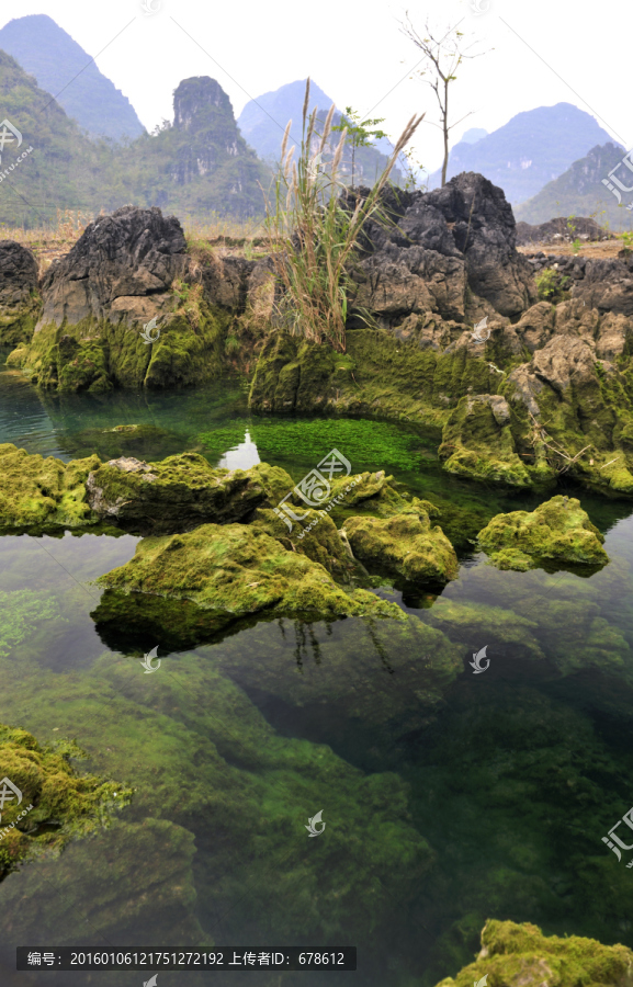 山涧溪水