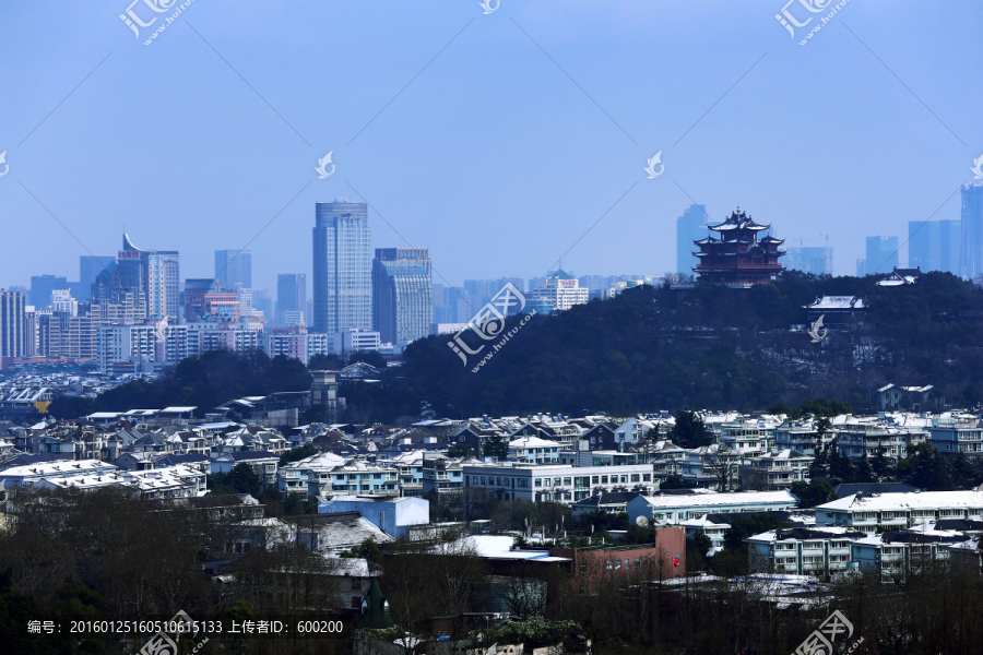 杭州冬天吴山雪景全景