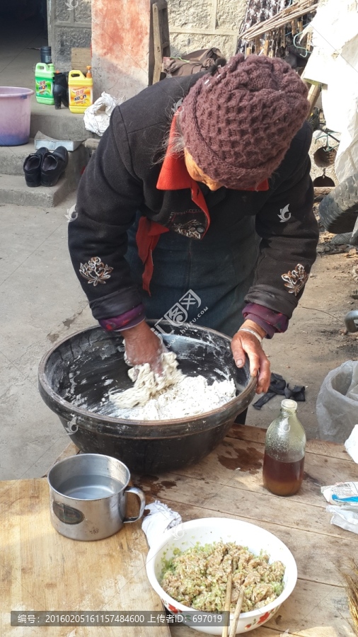 和面包水饺