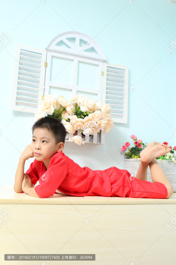 小男孩,小學生