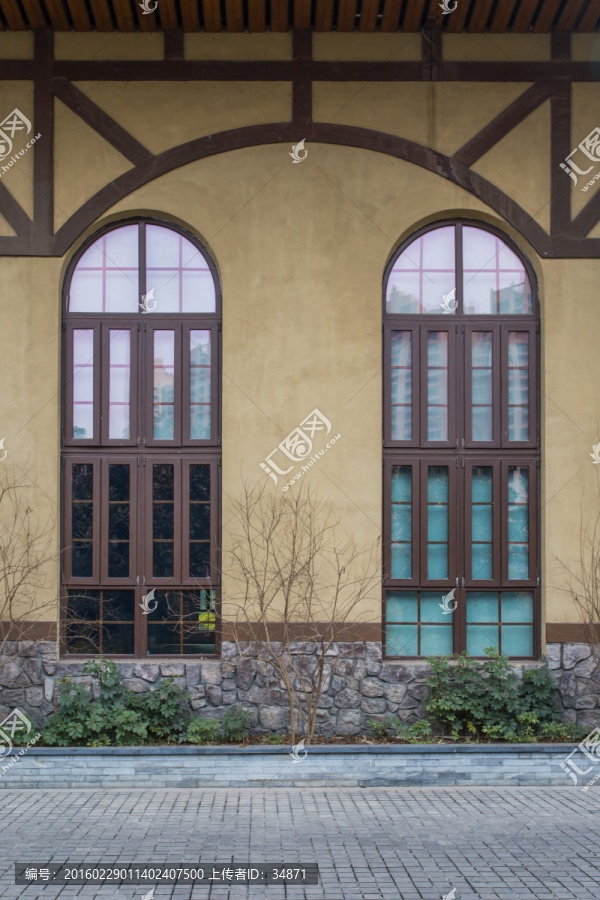 欧式弧形窗户