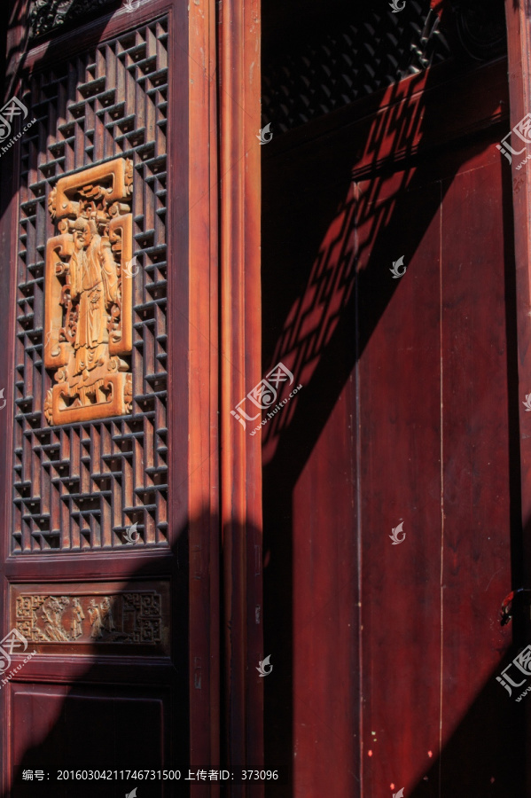 老式木雕门