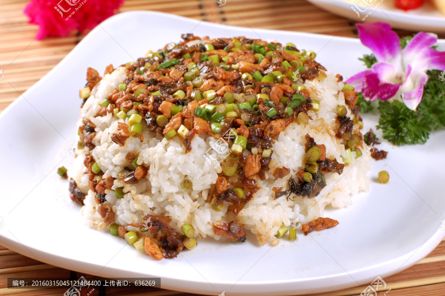 鸡粒芽菜炒饭