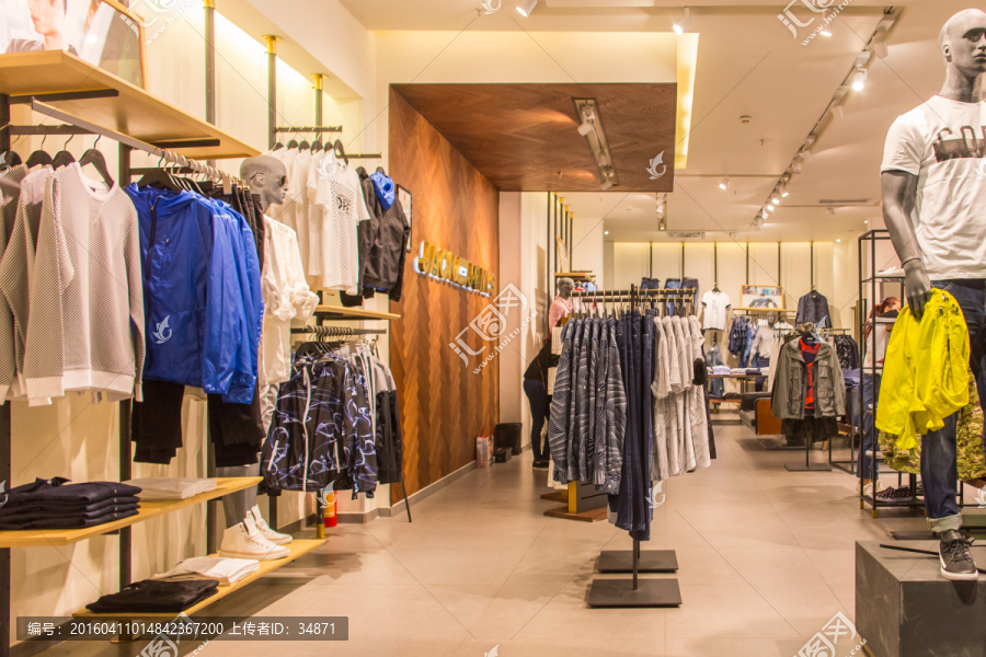 品牌服裝店
