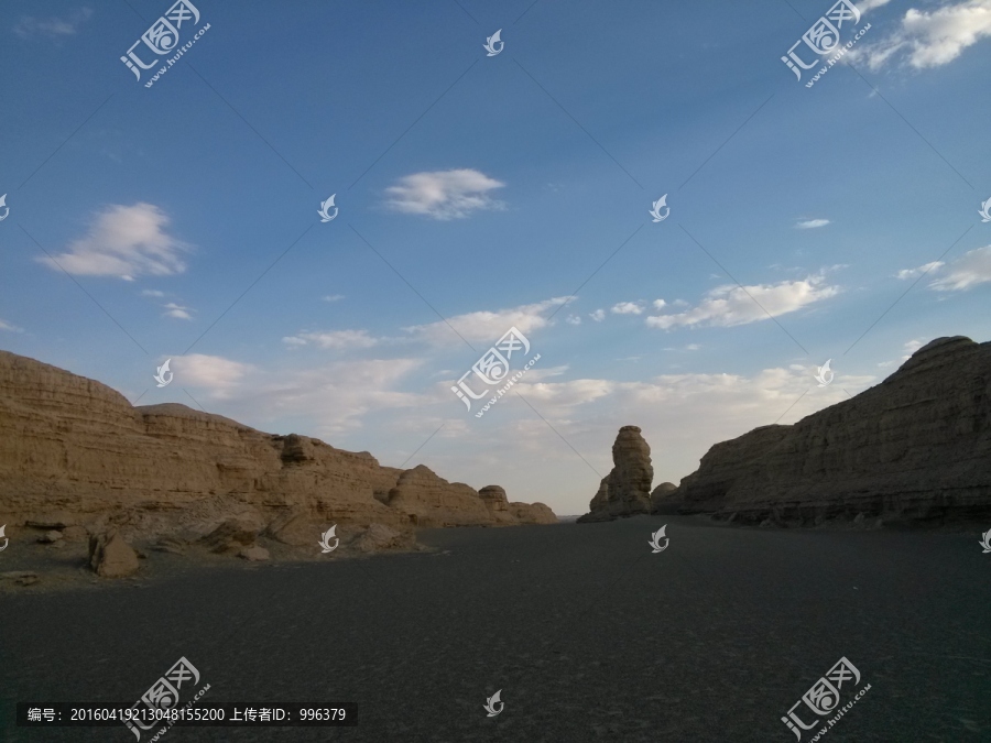 甘肅敦煌雅丹戈壁灘鹽堿地