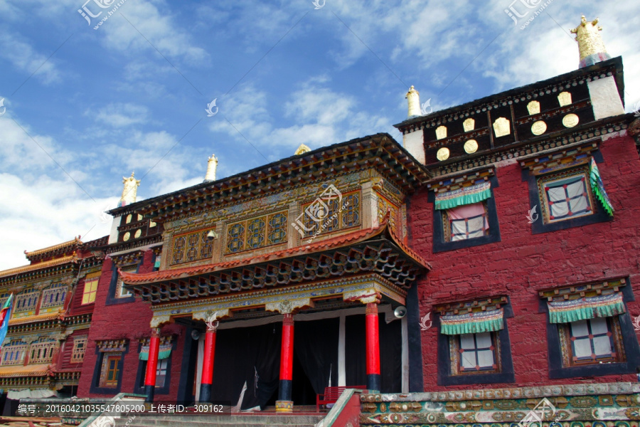 翻建中的塔公寺