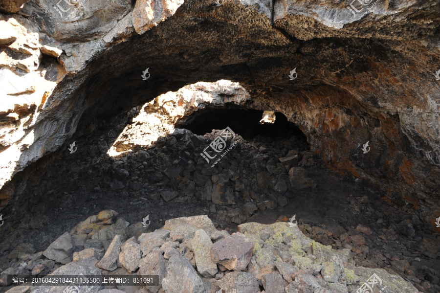 月球国家纪念碑和保护印度隧道的火山口