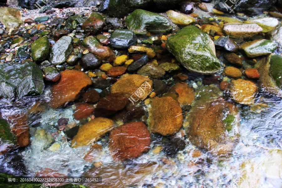 彩石,溪水