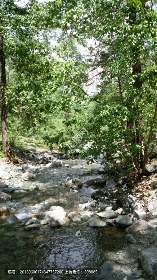 小溪河流