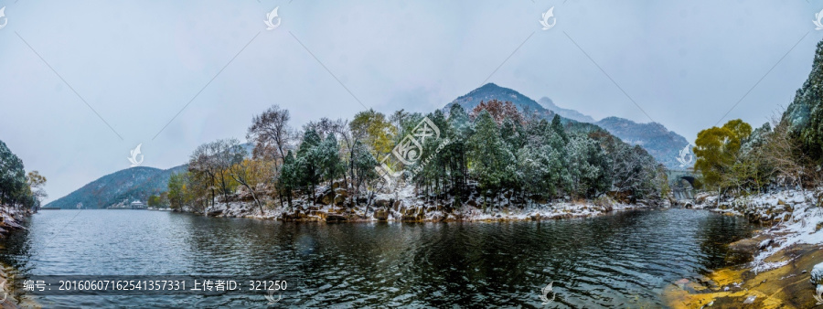 泰山黑龙潭雪景