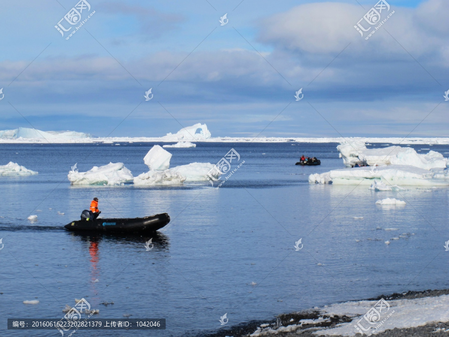 南极旅游小艇登陆