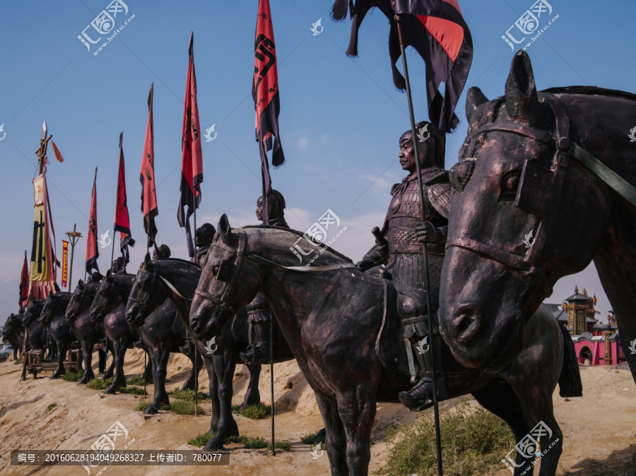 古代战争骑兵雕塑