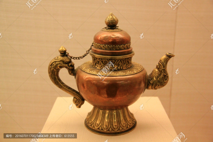 清鎏金龙纹铜茶壶