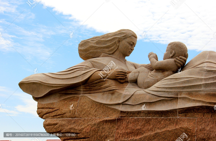 戈壁母亲雕塑,雕像