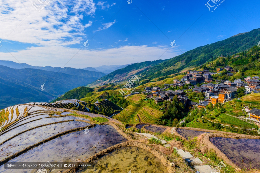 龙脊梯田阳光山谷