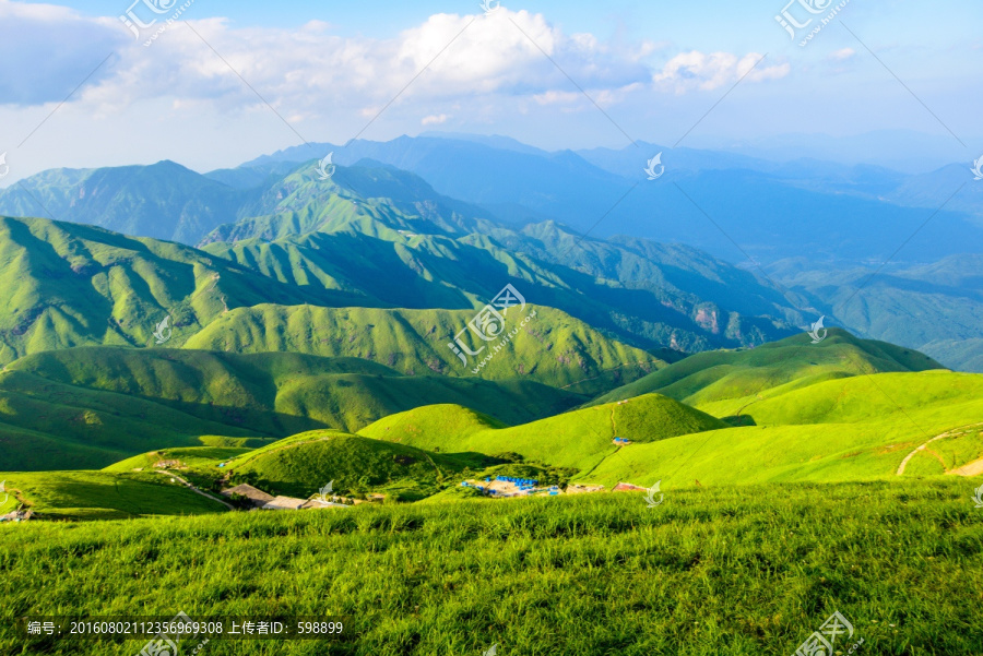 武功山青翠山谷